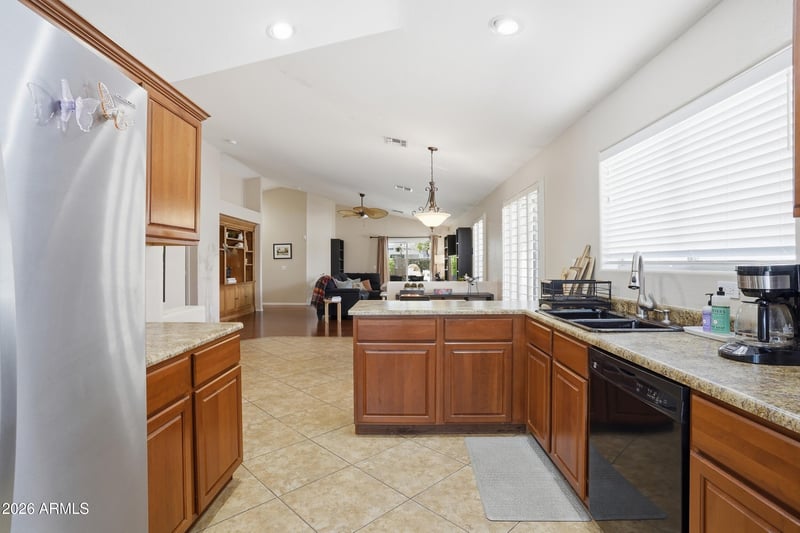 9323 Kingman St, Tolleson, AZ 85353