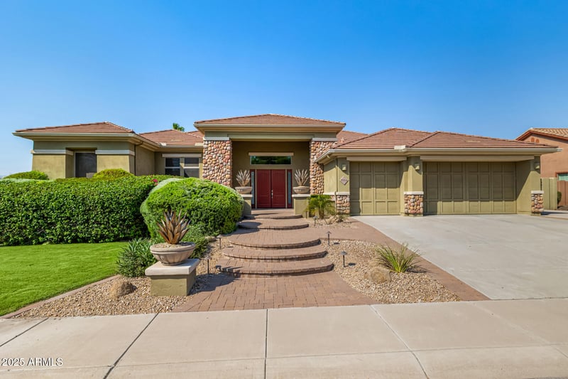 9324 Molly Ln, Peoria, AZ 85383