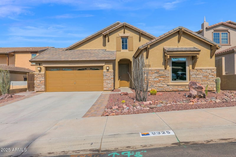 9325 179th Dr, Goodyear, AZ 85338