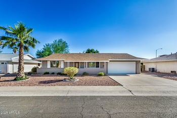 9325 Arrowhead Dr, Sun City, AZ 85351