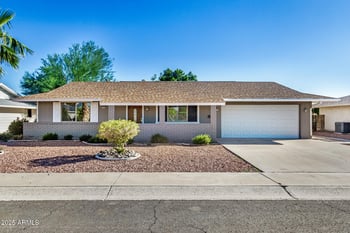 9325 Arrowhead Dr, Sun City, AZ 85351