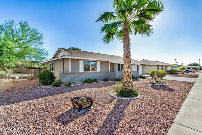 9325 Arrowhead Dr, Sun City, AZ 85351
