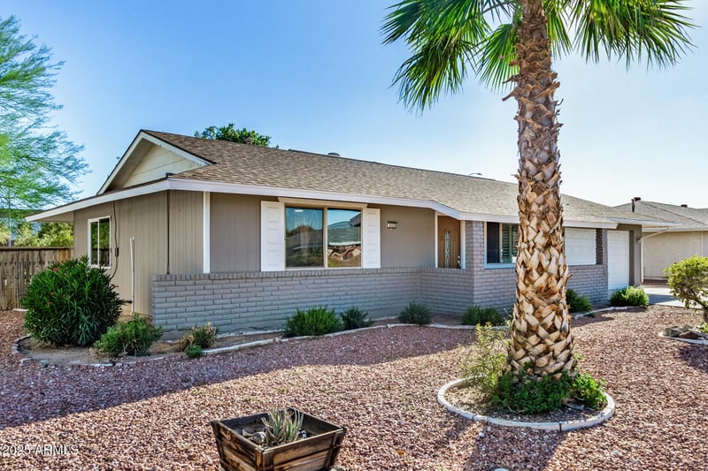 9325 Arrowhead Dr, Sun City, AZ 85351