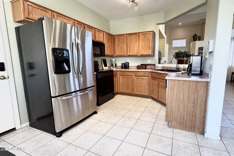9325 Lompoc Ave, Mesa, AZ 85209