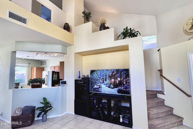9325 Lompoc Ave, Mesa, AZ 85209