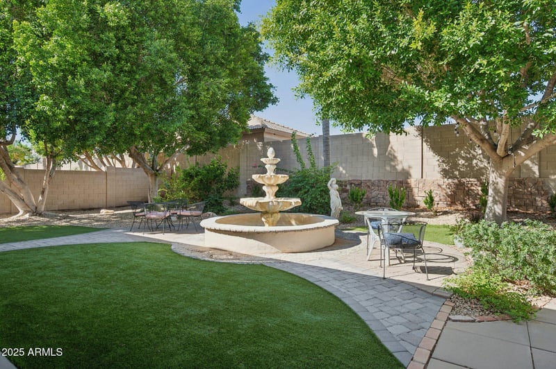 9326 Princess Dr, Mesa, AZ 85207