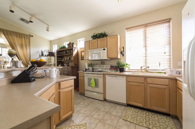 9329 E Lompoc Ave, Mesa, AZ 85212