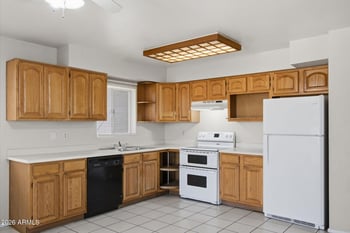 9329 N 44th Ave, Glendale, AZ 85302