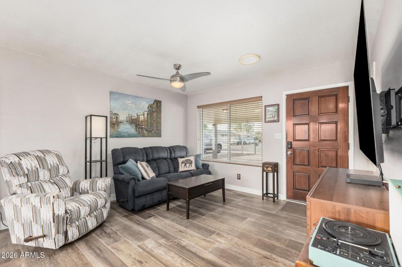 933 E 9th Dr, Mesa, AZ 85204