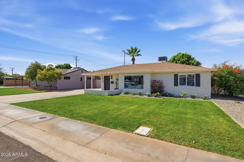 933 E Cavalier Dr, Phoenix, AZ 85014