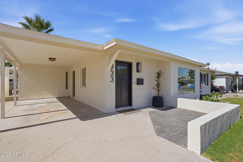 933 E Cavalier Dr, Phoenix, AZ 85014