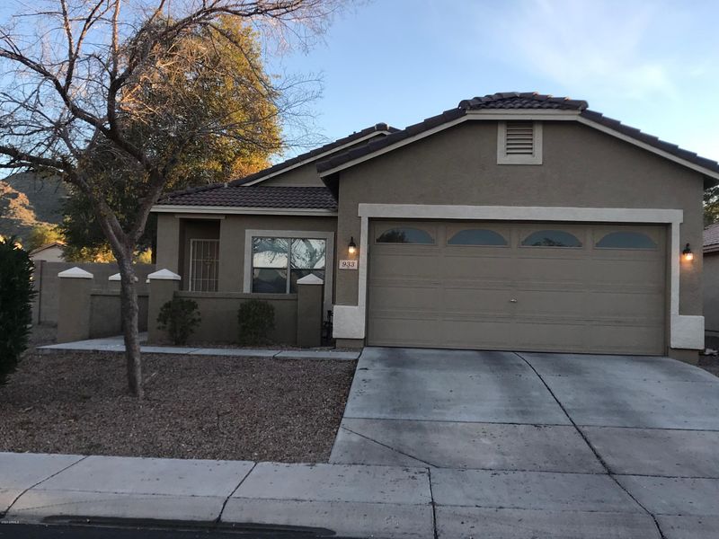 933 E Pedro Rd, Phoenix, AZ 85042