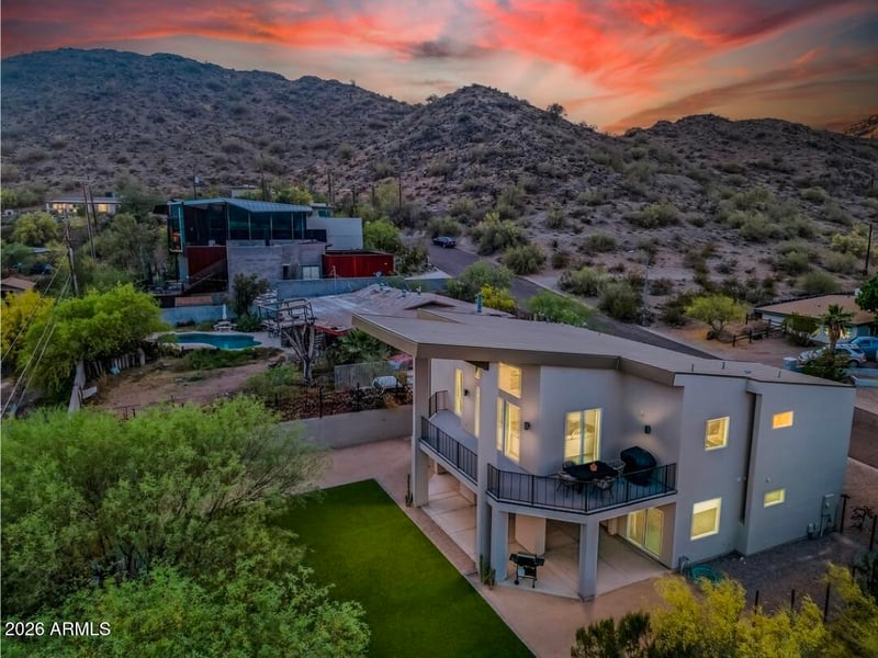 933 W Mercer Ln, Phoenix, AZ 85029
