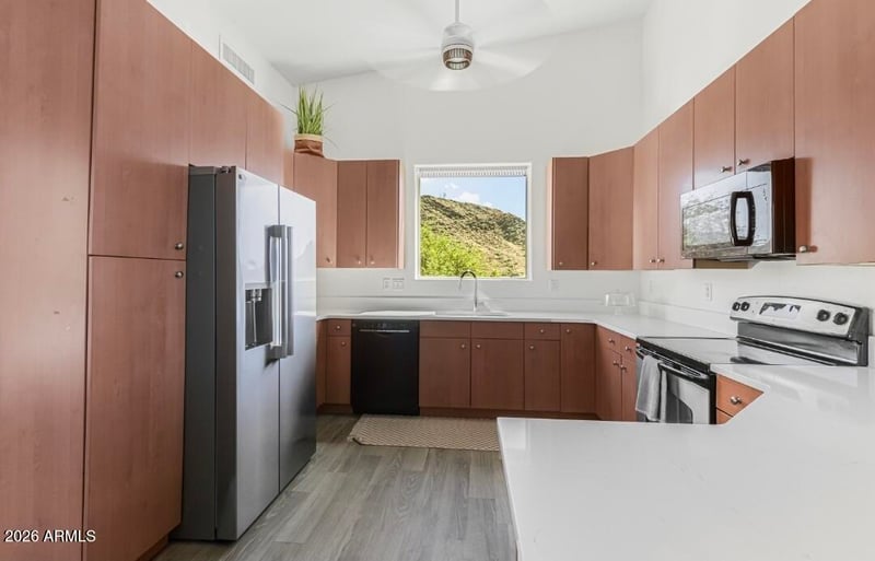 933 W Mercer Ln, Phoenix, AZ 85029
