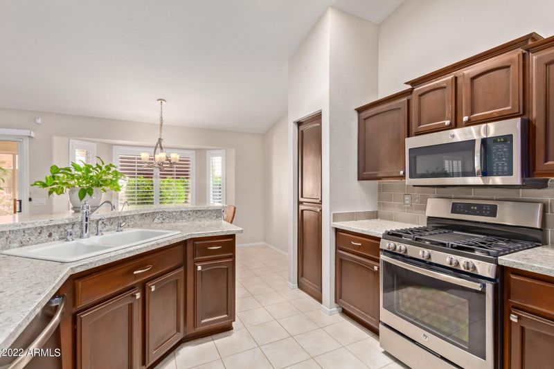 9330 E Nacoma Dr, Sun Lakes, AZ 85248