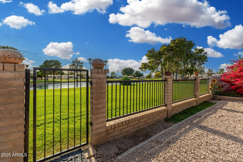 9333 Parkside Dr, Sun Lakes, AZ 85248