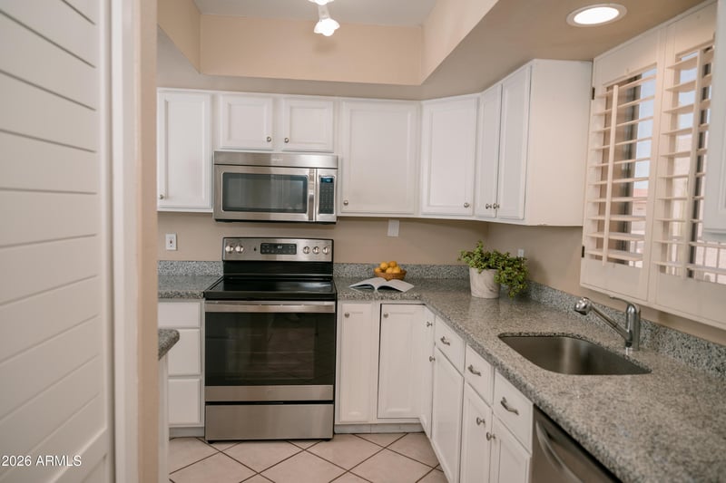 9334 Olive Ln, Sun Lakes, AZ 85248