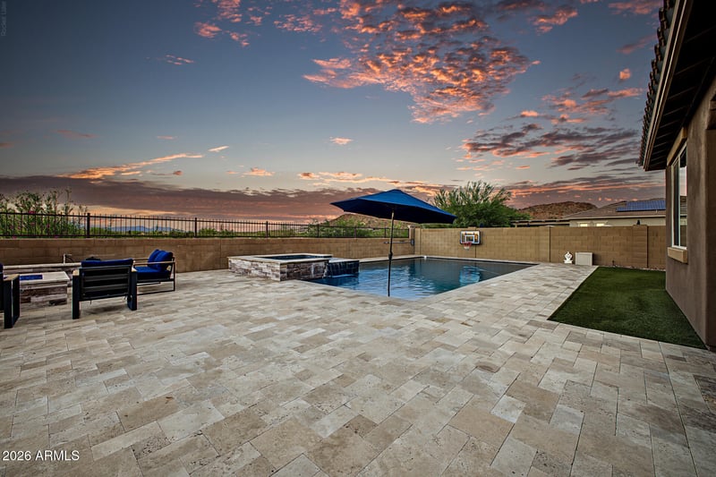 9334 W White Feather Ln, Peoria, AZ 85383