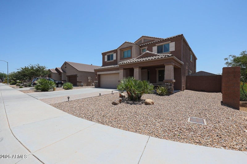 9337 Medlock Dr, Glendale, AZ 85305