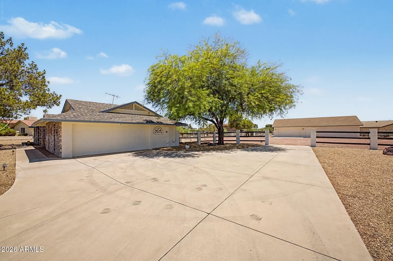 9337 111th Dr, Sun City, AZ 85351
