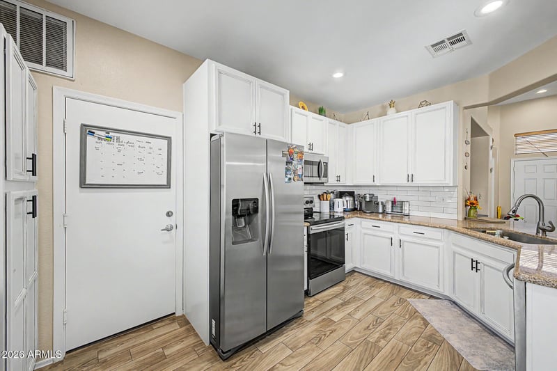 9339 Lompoc Ave, Mesa, AZ 85209