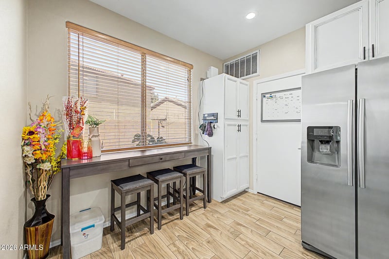 9339 Lompoc Ave, Mesa, AZ 85209