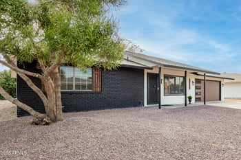 9339 Spanish Moss Ln, Sun, AZ 85373