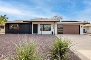 9339 Spanish Moss Ln, Sun City, AZ 85373