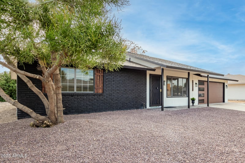 9339 Spanish Moss Ln, Sun City, AZ 85373