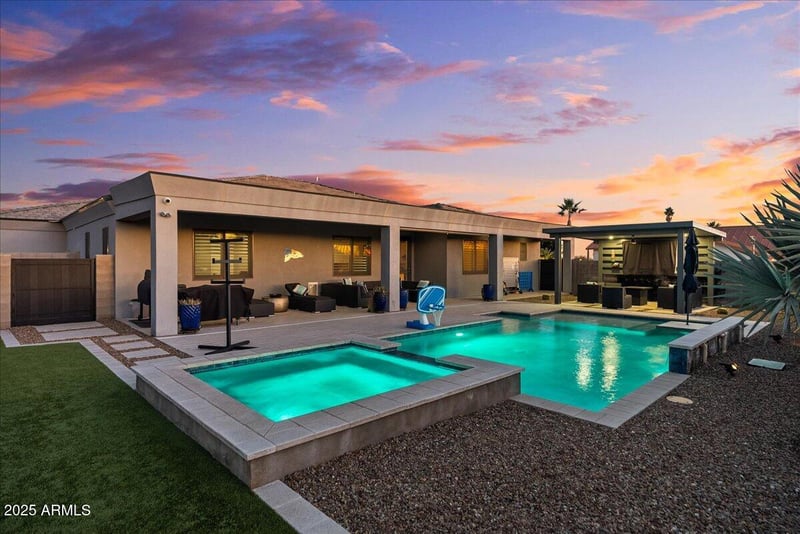 934 104th St, Mesa, AZ 85207