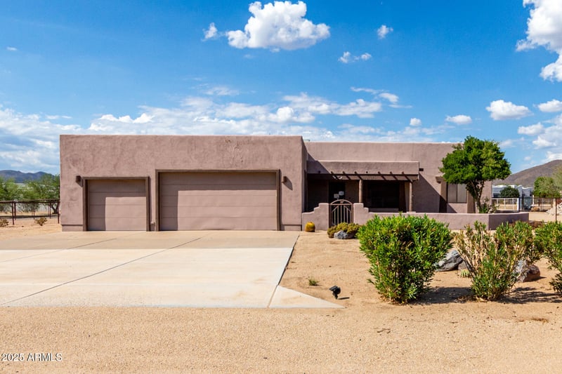 934 Carlise Rd, Phoenix, AZ 85086