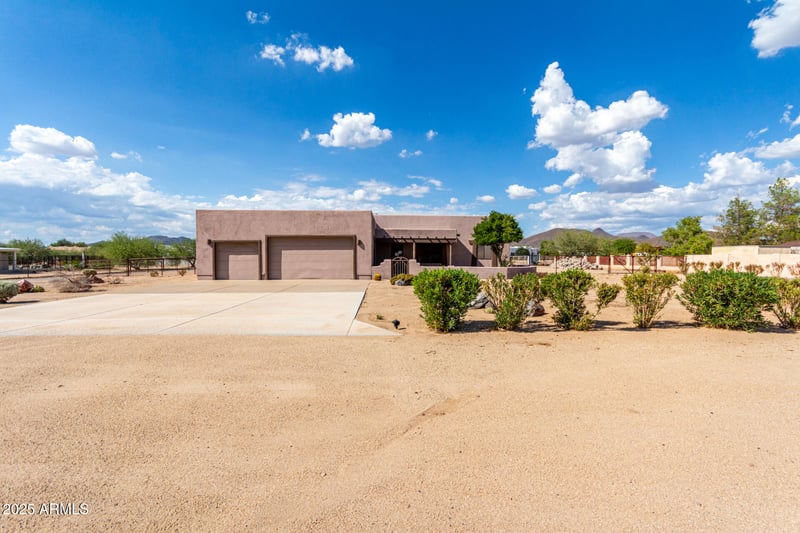 934 Carlise Rd, Phoenix, AZ 85086