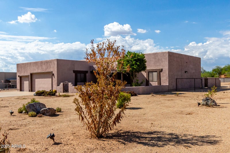 934 Carlise Rd, Phoenix, AZ 85086