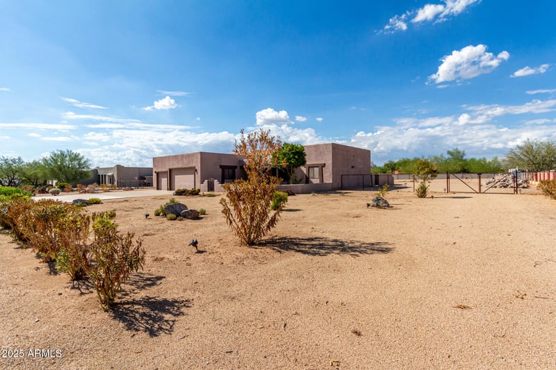 934 Carlise Rd, Phoenix, AZ 85086