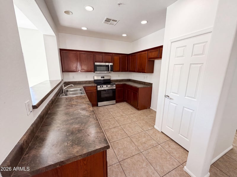 934 E Overlin Ln, Avondale, AZ 85323