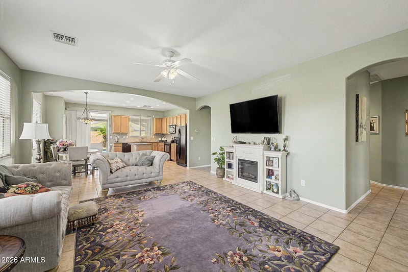 934 Saddleback Pl, San Tan Valley, AZ 85143