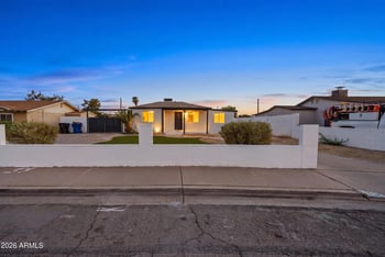 934 Pioneer St, Mesa, AZ 85204