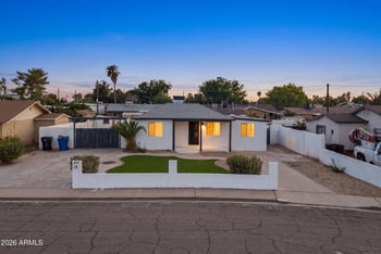 934 Pioneer St, Mesa, AZ 85204