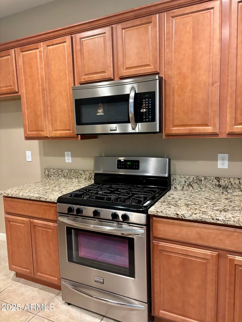 9340 Oregon Ave, Glendale, AZ 85305