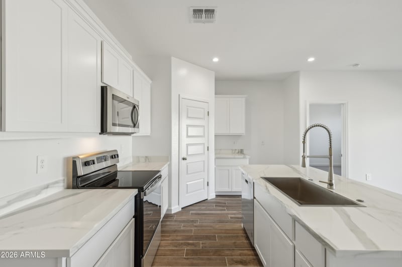 9340 Hale Dr, Apache Junction, AZ 85120