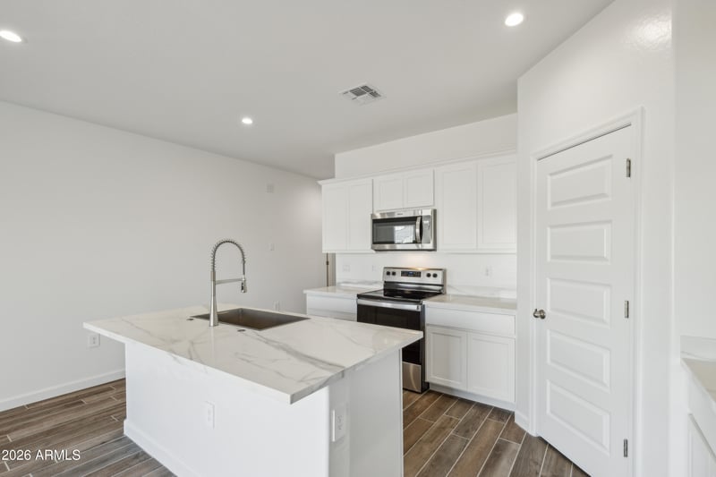 9340 Hale Dr, Apache Junction, AZ 85120
