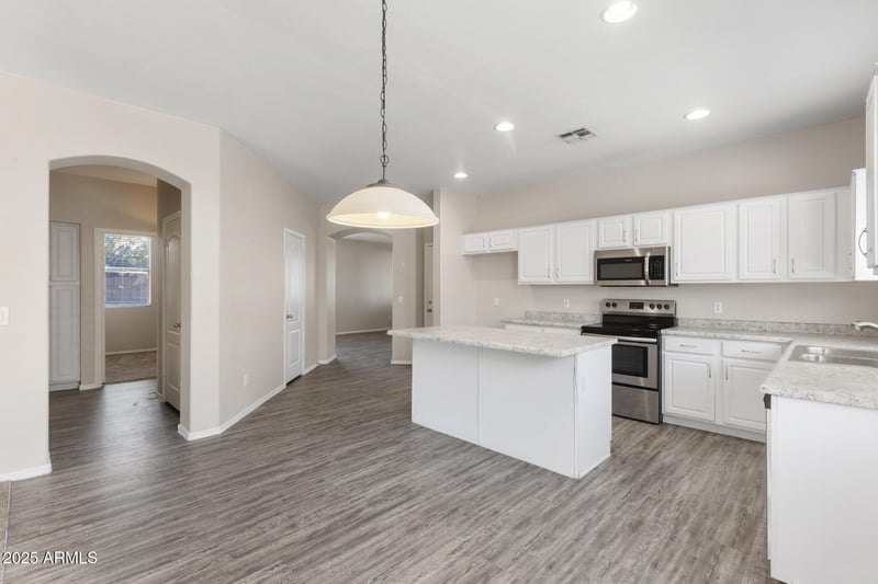 9341 Albert Ln, Peoria, AZ 85382