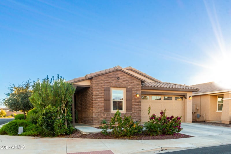 9341 Willow Bend Ln, Phoenix, AZ 85037