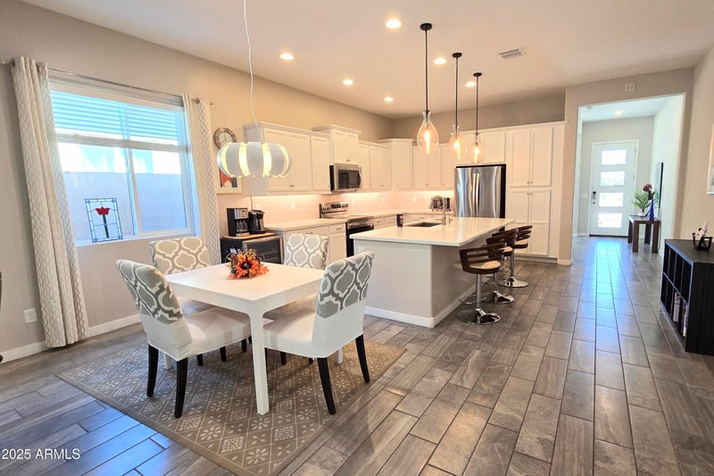 9342 Wally Ave, Tempe, AZ 85284