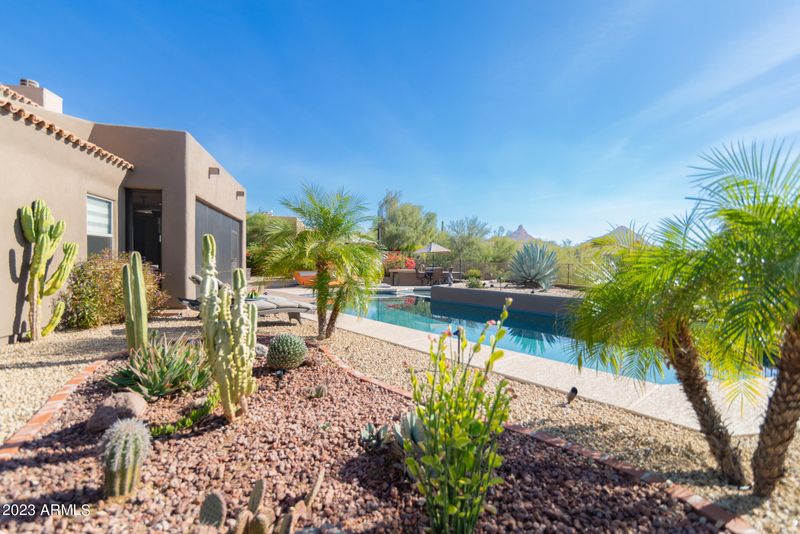 9349 E Monument Dr, Scottsdale, AZ 85262