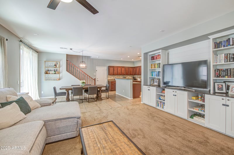 935 Deerfield Ln, Gilbert, AZ 85296
