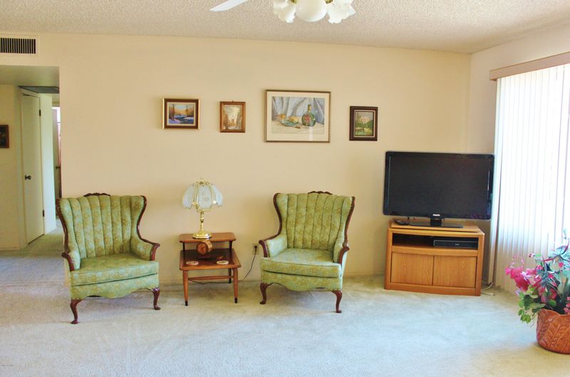 935 S Eagle Cir, Mesa, AZ 85208