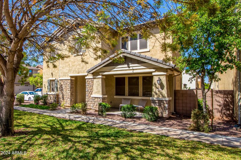 935 S Osborn Ln, Gilbert, AZ 85296