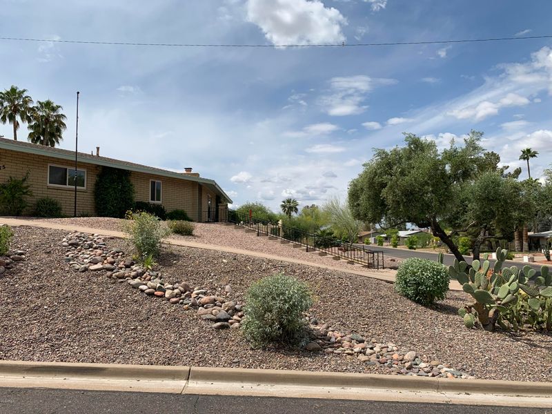 935 W Fairway Dr, Mesa, AZ 85201