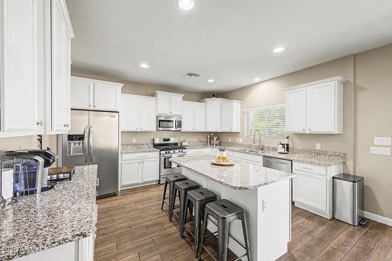 9350 W Medlock Dr, Glendale, AZ 85305